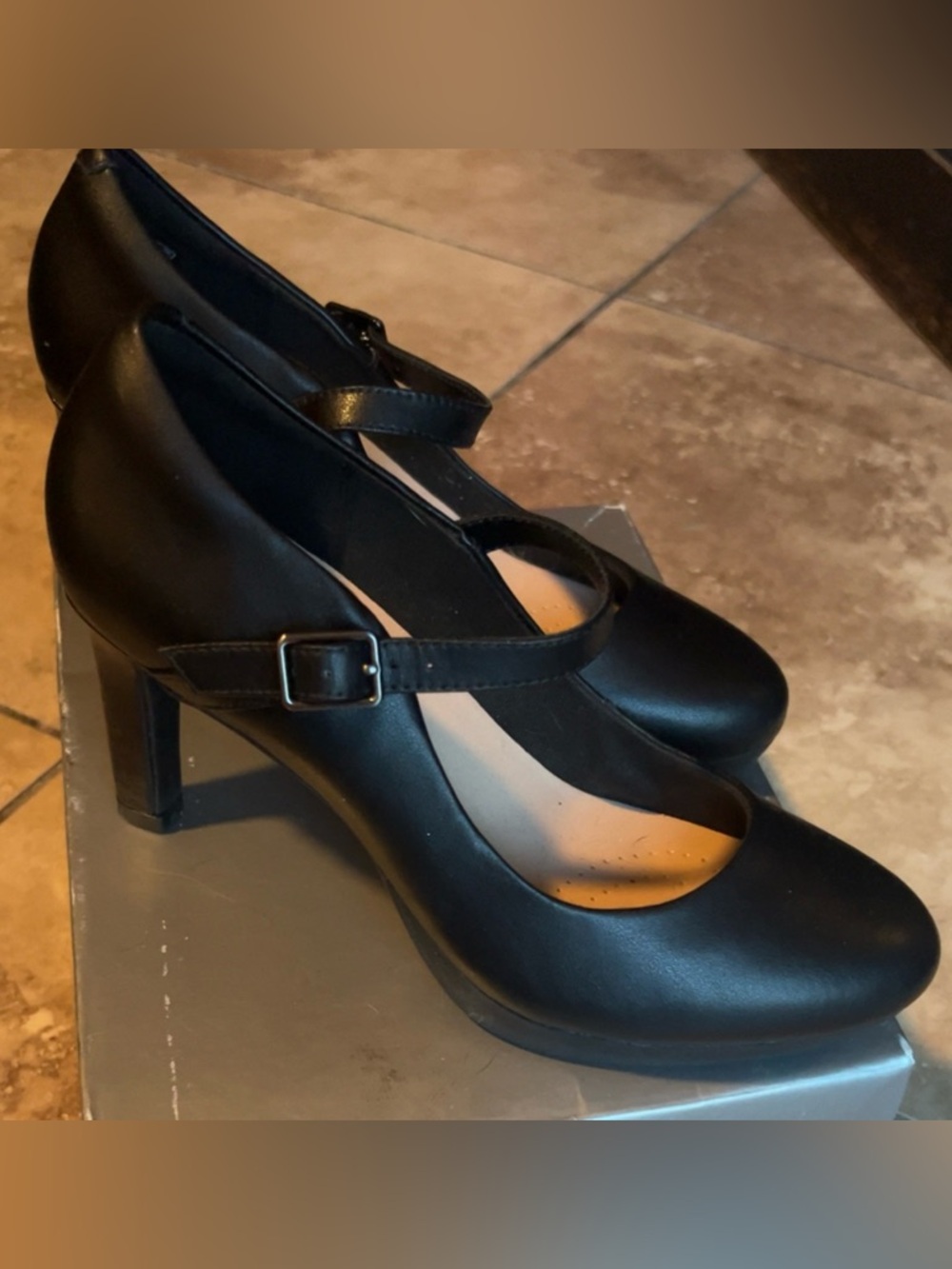 LIKE NEW |Clarks | Women’s Black Leather Mary Jane  Style Heels Shoes